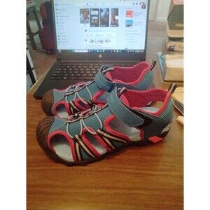 DREAM sandals shoes trail hiking woman's Size 7 Waterproof